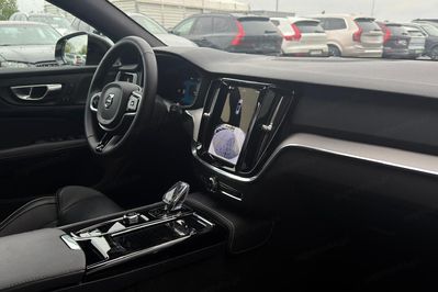 Volvo V60 T6 AWD Plug-In Hybrid Plus Dark