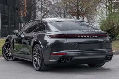 Porsche Panamera 4 E-Hybrid