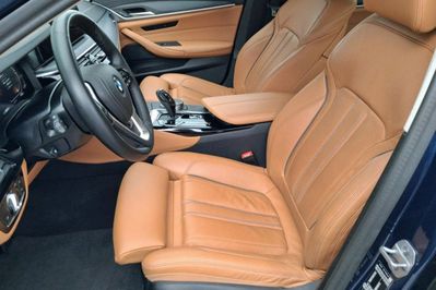 BMW Seria 5 530d xDrive Luxury Line