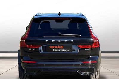 Volvo XC60 B5 B AWD Plus Dark
