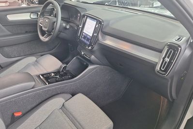 Volvo XC40 B3 Plus Dark