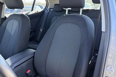 BMW Seria 1 118i Advantage aut