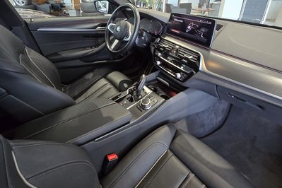 BMW Seria 5 540i xDrive M Sport
