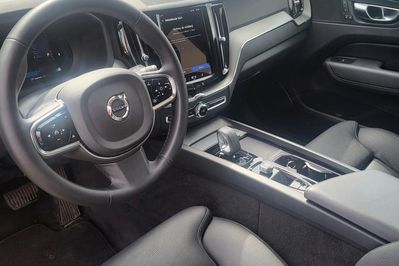 Volvo XC60 B5 B AWD Plus Dark