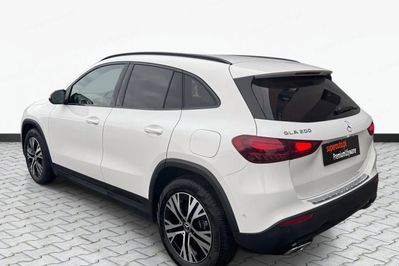 Mercedes GLA 200 Progressive 7G-DCT