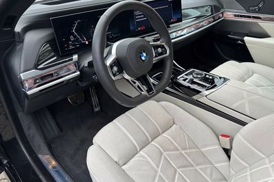 BMW Seria 7 740d xDrive M Sport