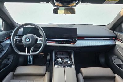 BMW Seria 5 520d xDrive M Sport aut