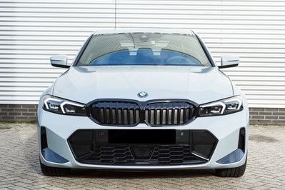 BMW Seria 3 330e xDrive M Sport