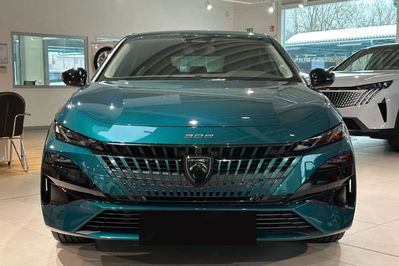 Peugeot 308 Allure 1.2 mHEV e-DCS6