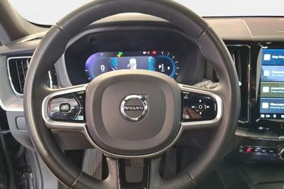Volvo XC60 B5 B AWD Plus Dark aut