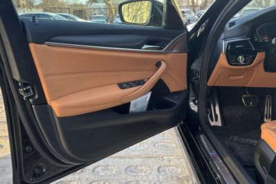 BMW Seria 5 518d M Sport