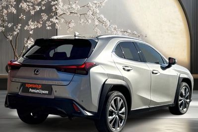 Lexus UX 300h F Sport Design