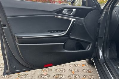 Kia XCeed Business Line 1.6 GDI PHEV DCT