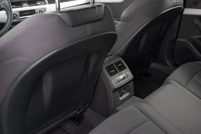 Audi A4 35 TFSI mHEV S tronic