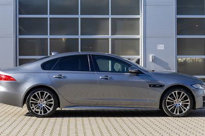 Jaguar XF P300 AWD S