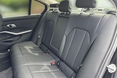 BMW Seria 3 320i xDrive Advantage