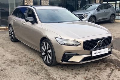 Volvo V90 T6 AWD Plug-In Hybrid Ultra Dark