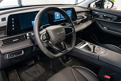 Omoda 5 1.5 T-GDI Hybrid Premium DHT