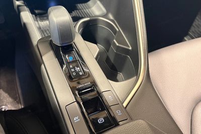 Toyota C-HR Executive 2.0 Plug-in Hybrid Dynamic Force