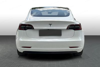 Tesla Model 3 RWD