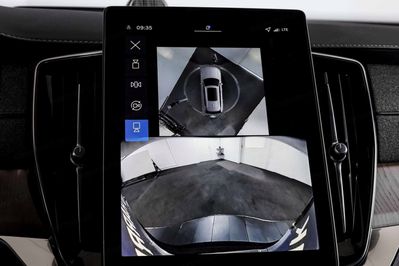 Volvo XC90 B5 AWD Ultra Dark