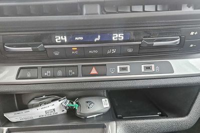 Peugeot Traveller Long  L2H1 Business VIP EAT8