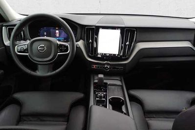 Volvo XC60 B5 B AWD Plus Dark