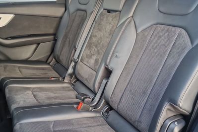 Audi Q7 SQ7 TDI quattro