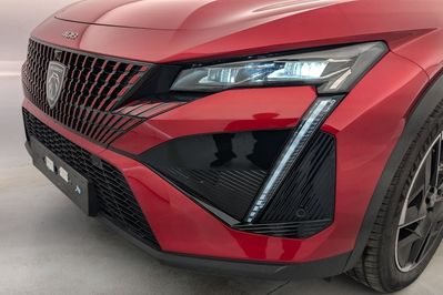 Peugeot 408 GT 1.2 mHEV e-DCS6