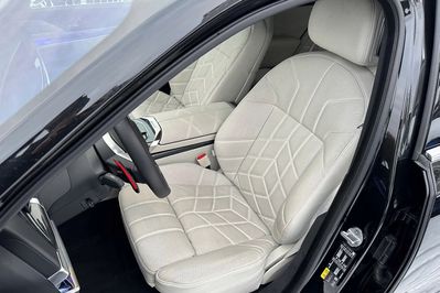 BMW Seria 7 M760e xDrive