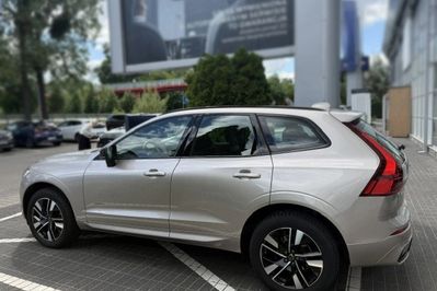 Volvo XC60 B5 B AWD Plus Dark aut