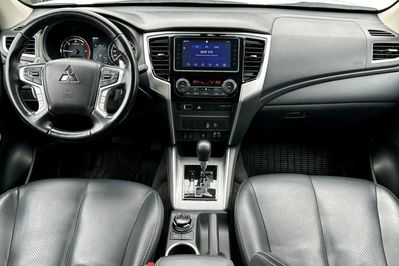 Mitsubishi L200 2.2 d DC Instyle Plus