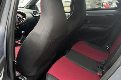 Toyota Aygo X 1.0 VVT-i Undercover