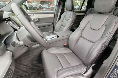 Volvo XC90 B5 AWD Ultra Black Edition
