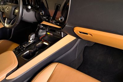 Lexus NX 450h+ Prestige AWD