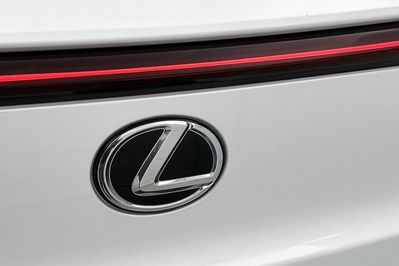 Lexus UX 300h Business