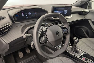 Peugeot 2008 ALLURE 1.2 PureTech