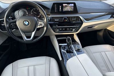 BMW Seria 5 520d xDrive Luxury Line sport-aut