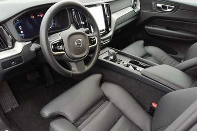 Volvo XC60 B5 B AWD Plus Dark