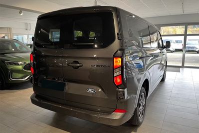 Ford Transit Custom Kombi M1 320 L2H1 Limited A8