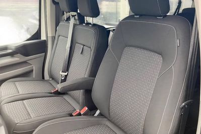 Ford Transit Custom Kombi M1 320 L2H1 Trend A8