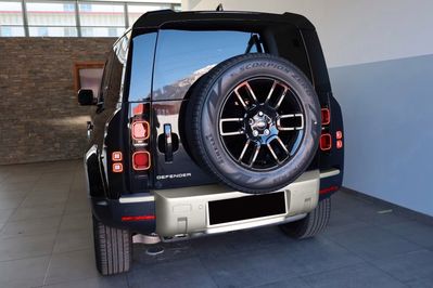 Land Rover Defender 110 3.0 D250 S