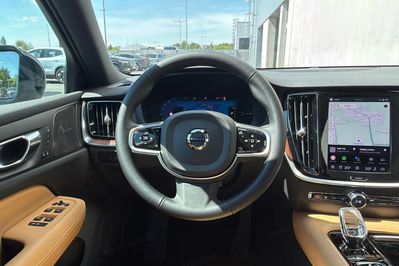 Volvo V60 T6 AWD Plug-In Hybrid Plus Dark aut