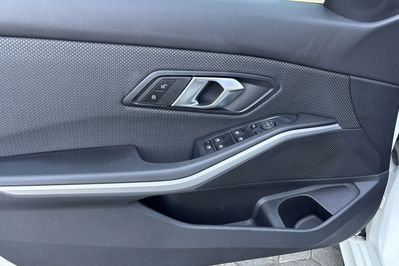 BMW Seria 3 318i