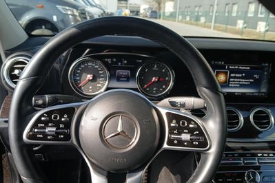 Mercedes Klasa E 220 d 9G-TRONIC