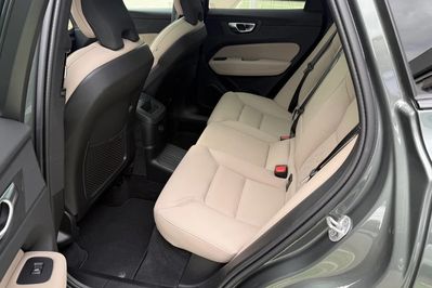Volvo XC60 T6 Plug-In Hybrid AWD Ultra Dark aut