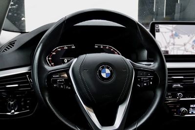 BMW Seria 5 530d Luxury Line aut