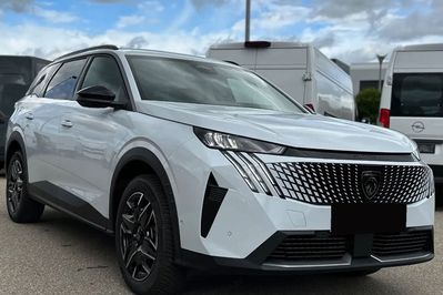 Peugeot 5008 Allure e-DCS6 1.2 mHEV