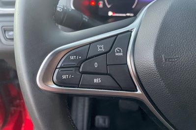 Renault Captur Techno 1.6 E-Tech Hybrid AT