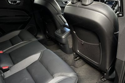 Volvo XC60 B4 D AWD Plus Dark